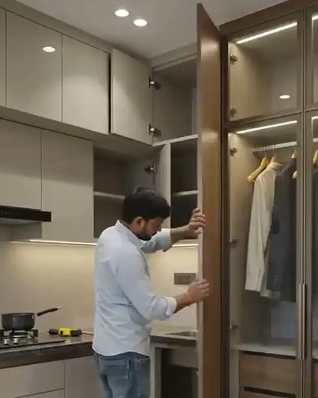 Hanging a wardrobe door on site